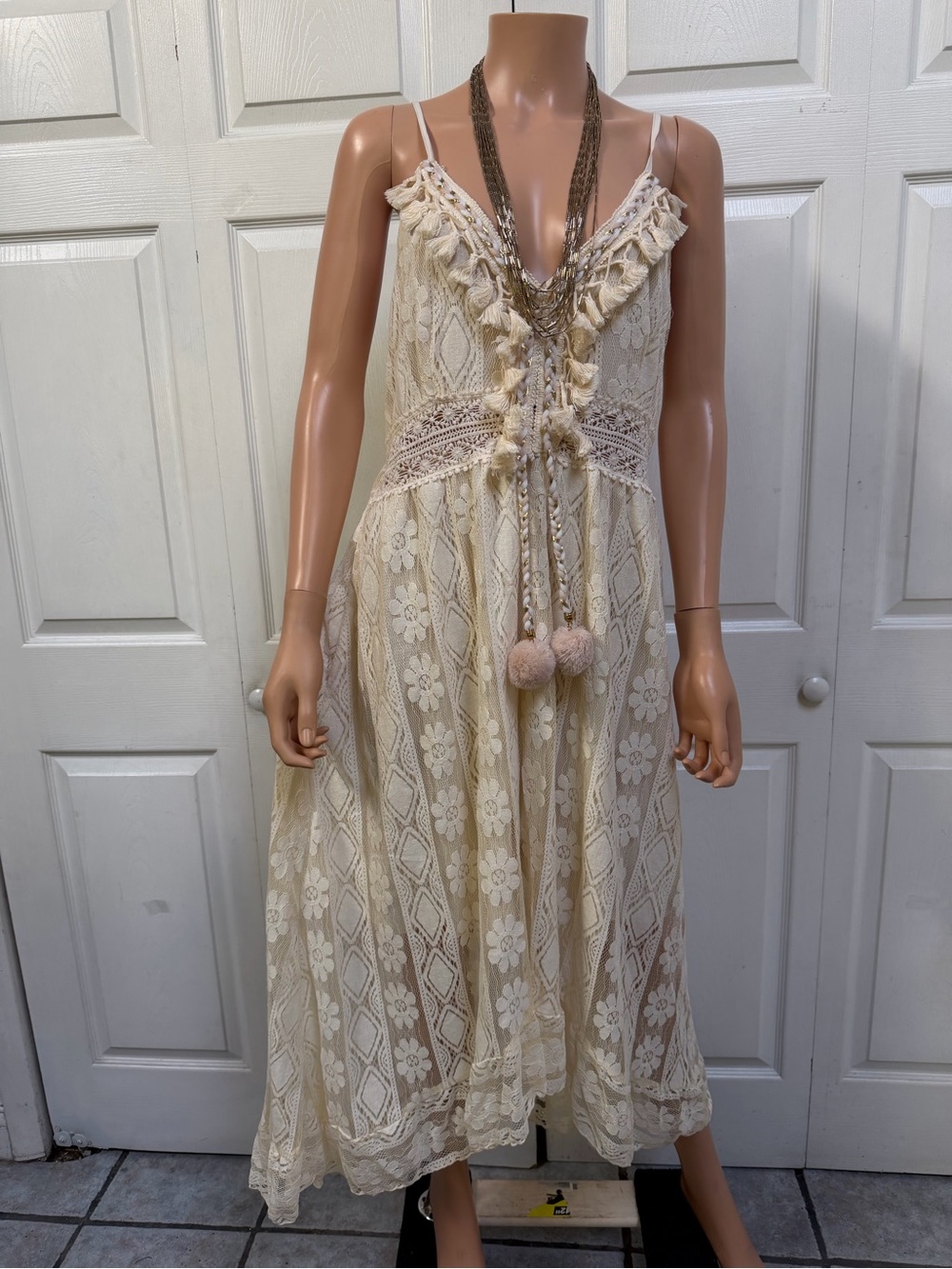 Cupshe Cream Crochet Lace Maxi Dress with Tassel Ties Size XL - Picture 11 of 16